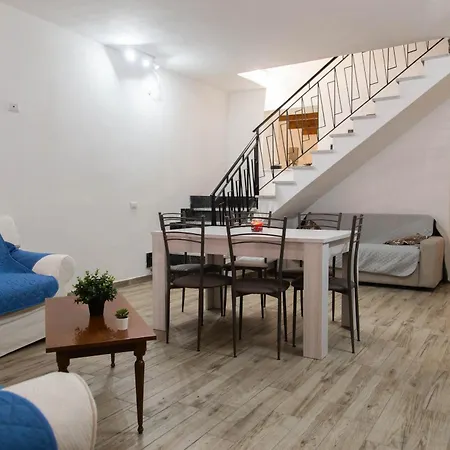 Appartamento Domu Mena -