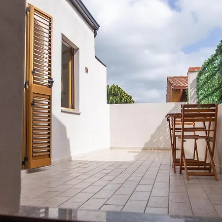 Domu Mena - Apartamento Domusnovas